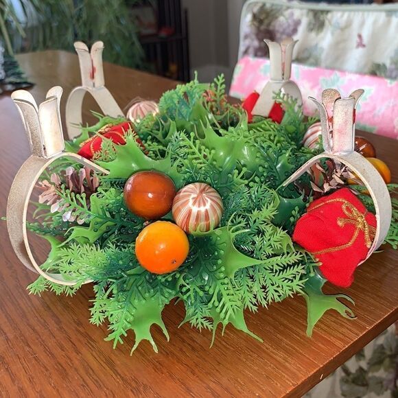 Vtg metal Christmas candle holder with greenery - Picture 5 of 6